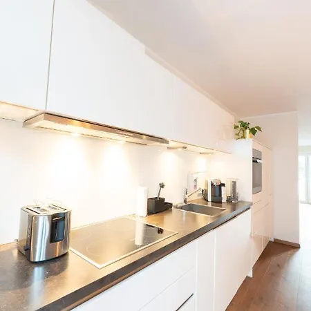 -zentrale Wohnung-balkon-desingerkueche- * Bielefeld