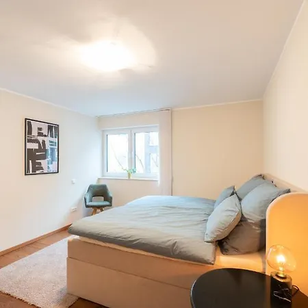 -zentrale Wohnung-balkon-desingerkueche- * Bielefeld