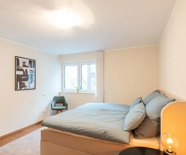 -zentrale Wohnung-balkon-desingerkueche- * Bielefeld